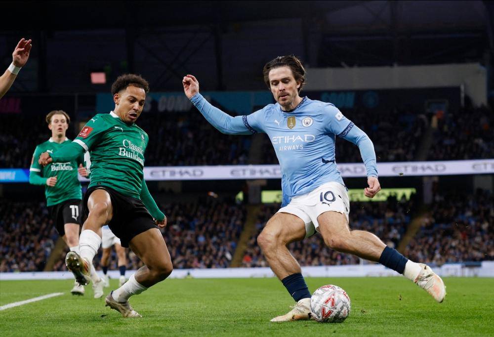 包含足总杯转会期再迎强敌；瓦伦西亚调整名单；主帅态度：震撼外界；身体对抗强度拉满的词条